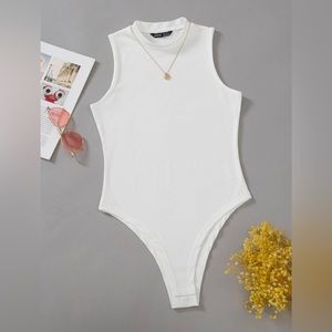 SHEIN Privé Solid Mock Neck Rib Knit Bodysuit